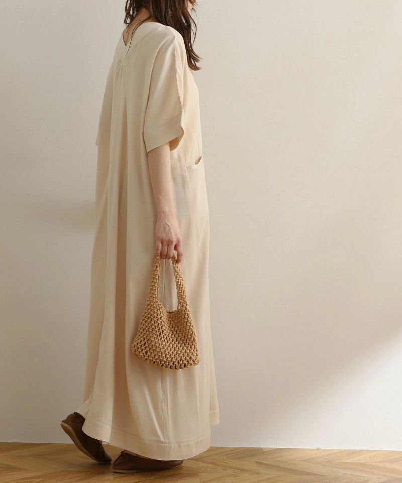 Vネックシャイニー五分袖ワンピース | NOAHL(ノアル)公式通販